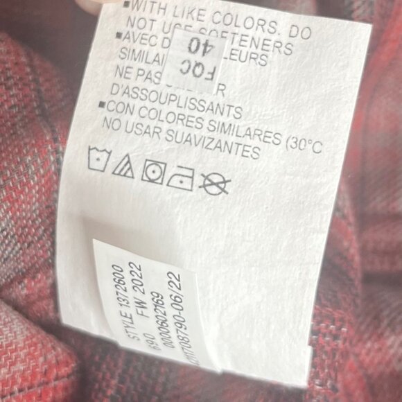 Under Armour Button Front Shirt Mens Medium Red Plaid - Picture 9 of 9